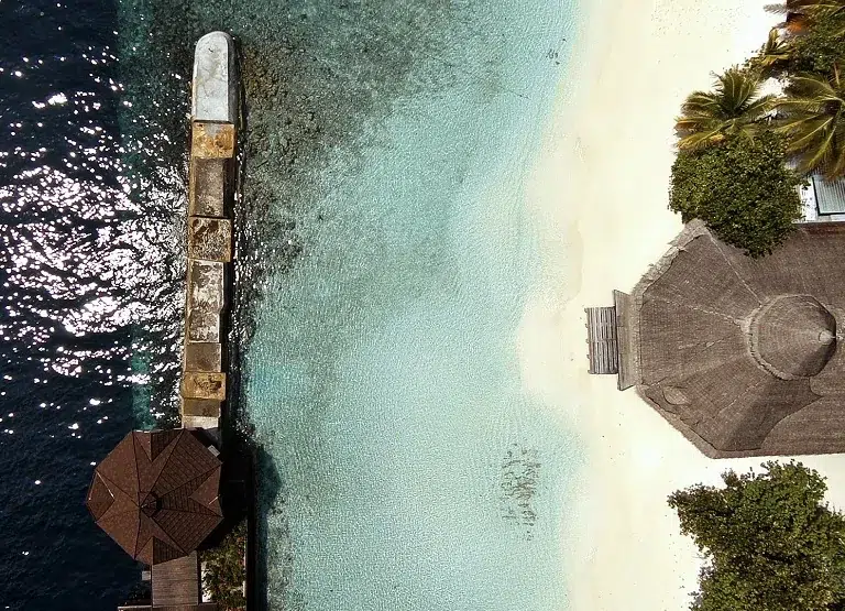 ellaidhoo-maldives-by-cinnamon-resort-strand